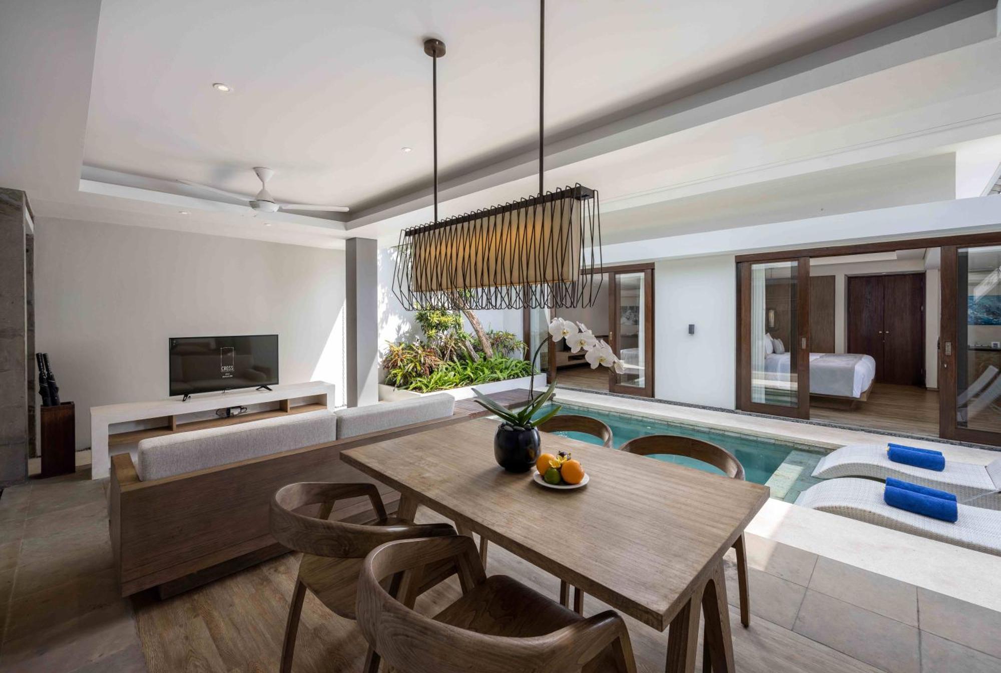 Cross Bali Breakers Villa