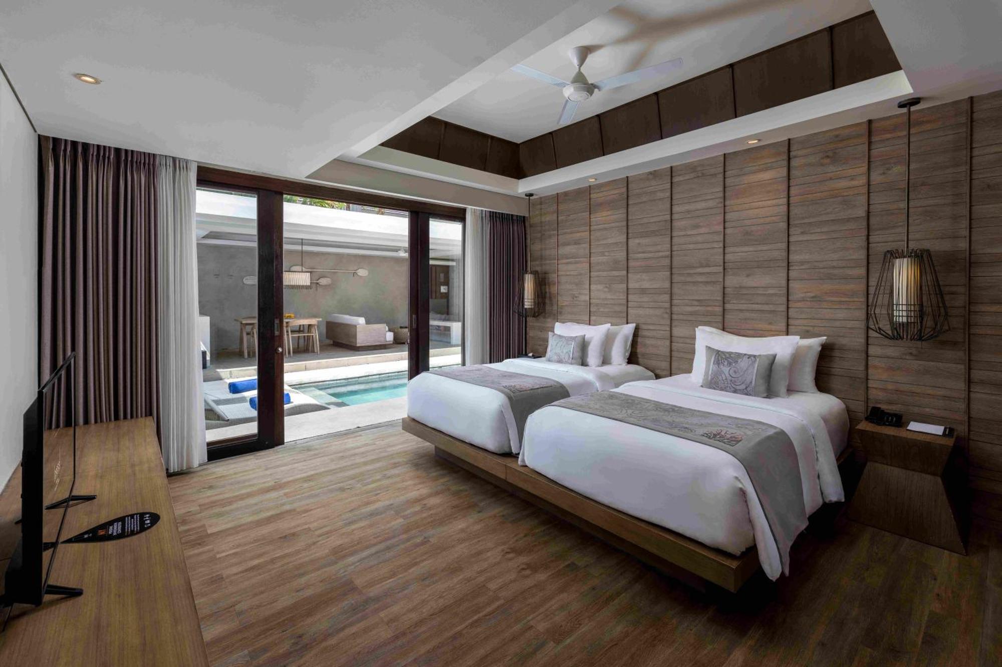 Cross Bali Breakers Villa