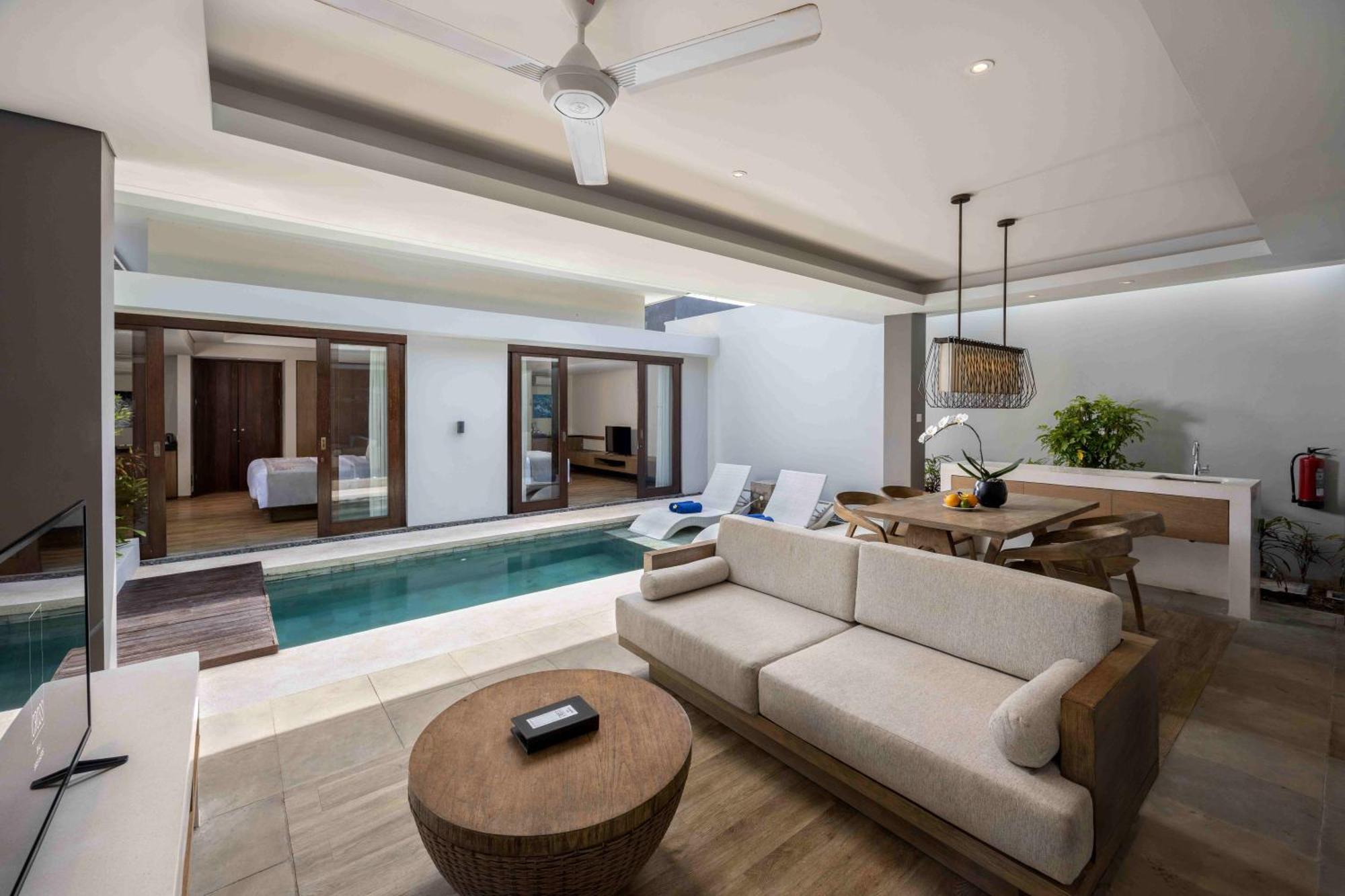 Cross Bali Breakers Villa *